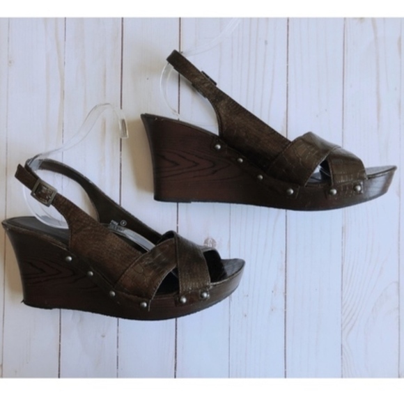 Fashion Bug Shoes - Fashion Bug Studded Brown Wedge Sandal